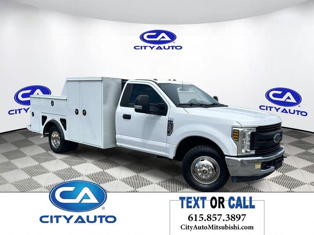 2019 Ford F-350 Super Duty Chassis XL