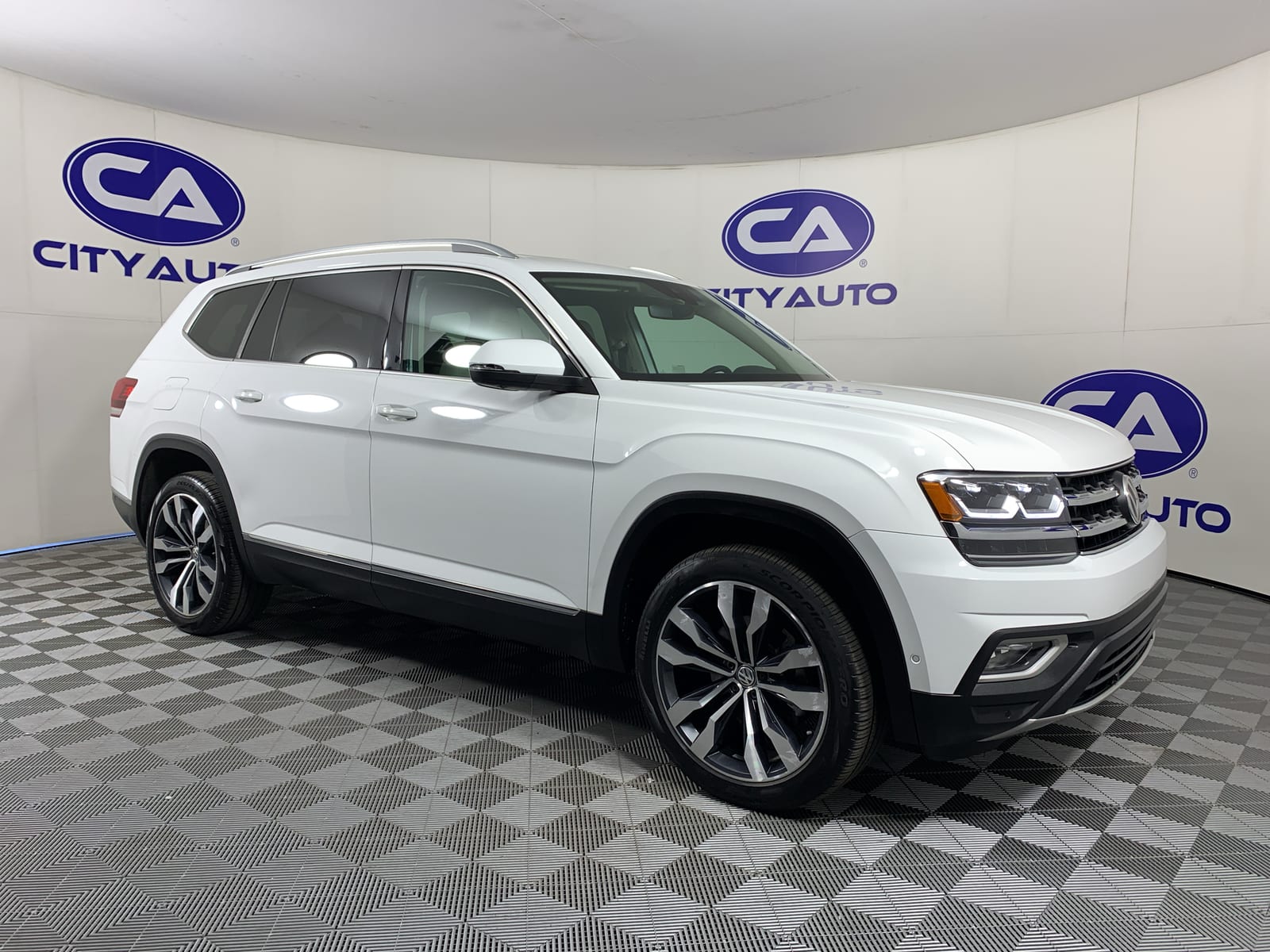 2019 Volkswagen Atlas 3.6L V6 SEL Premium photo 1