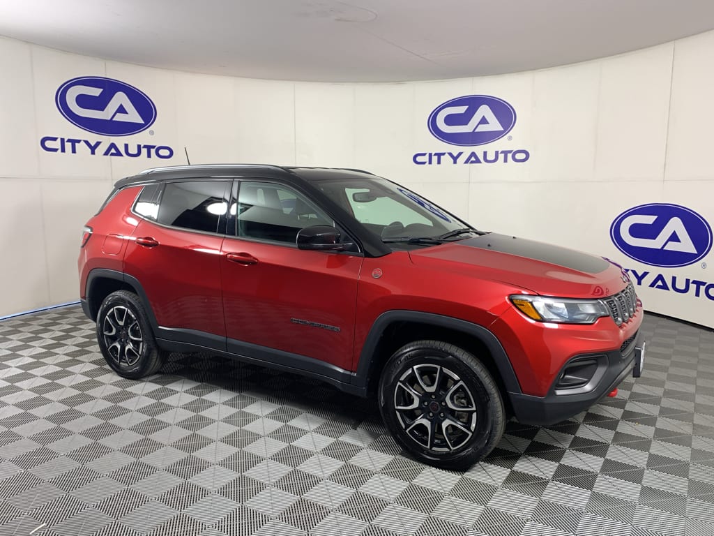 2025 Jeep Compass Trailhawk photo 1