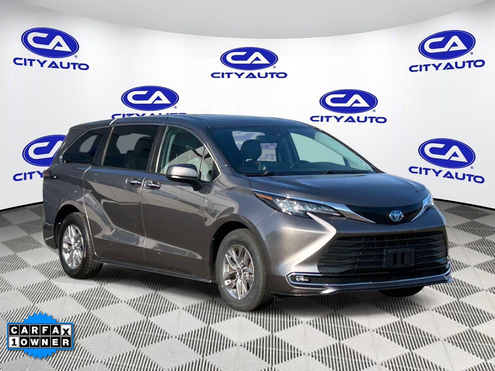 2022 Toyota Sienna XLE