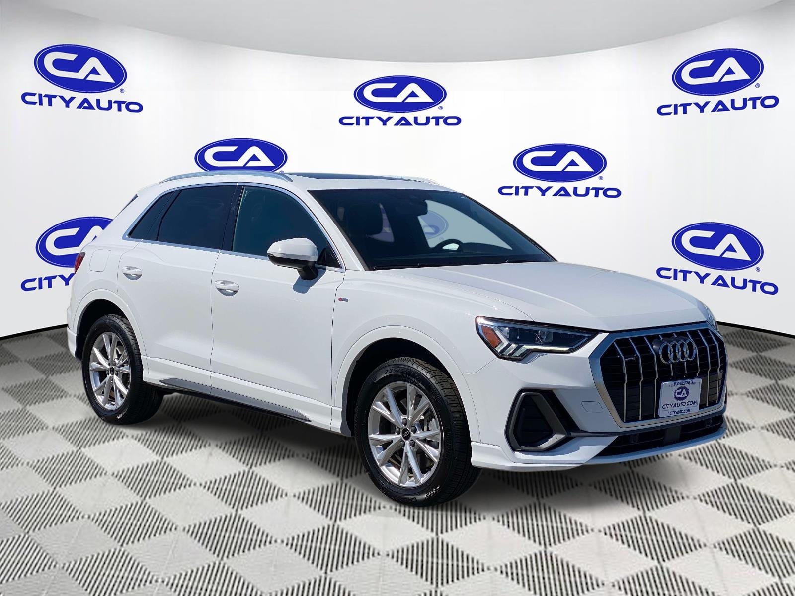 2025 Audi Q3 S line Premium