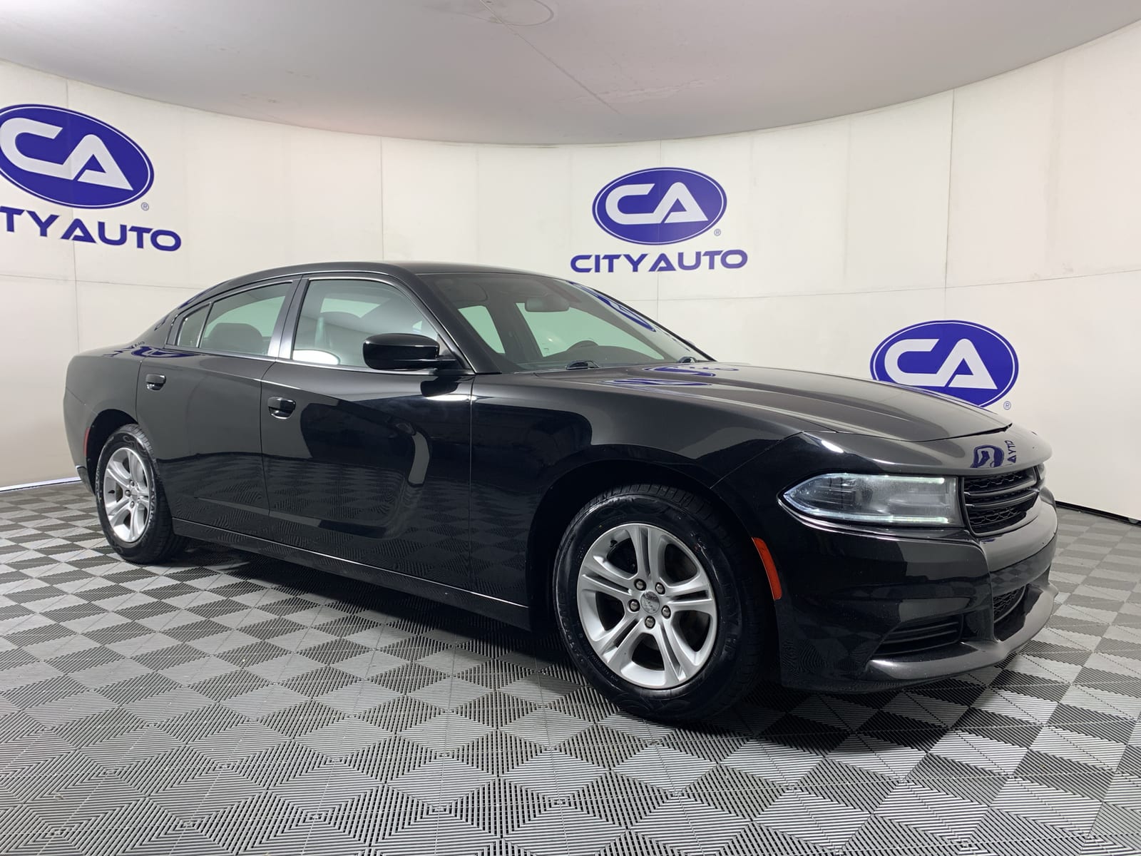 2020 Dodge Charger SXT photo 1