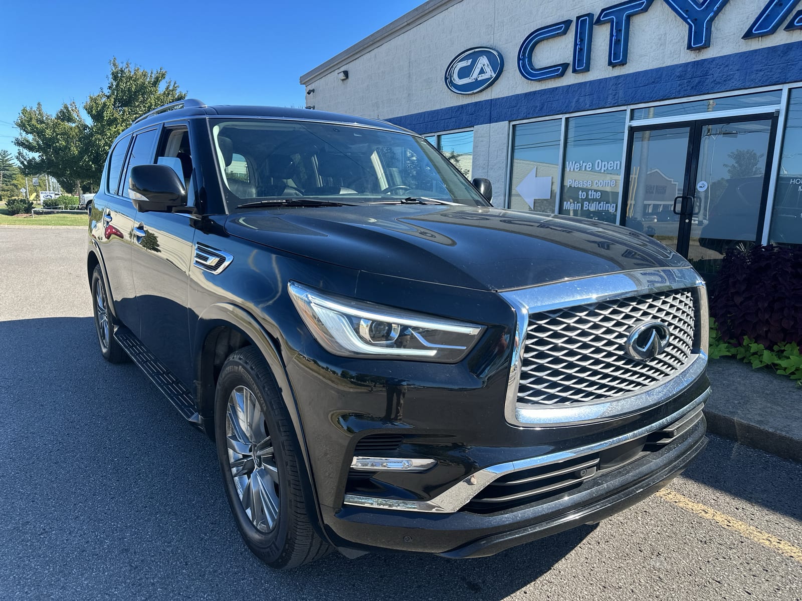 2021 Infiniti QX80 LUXE