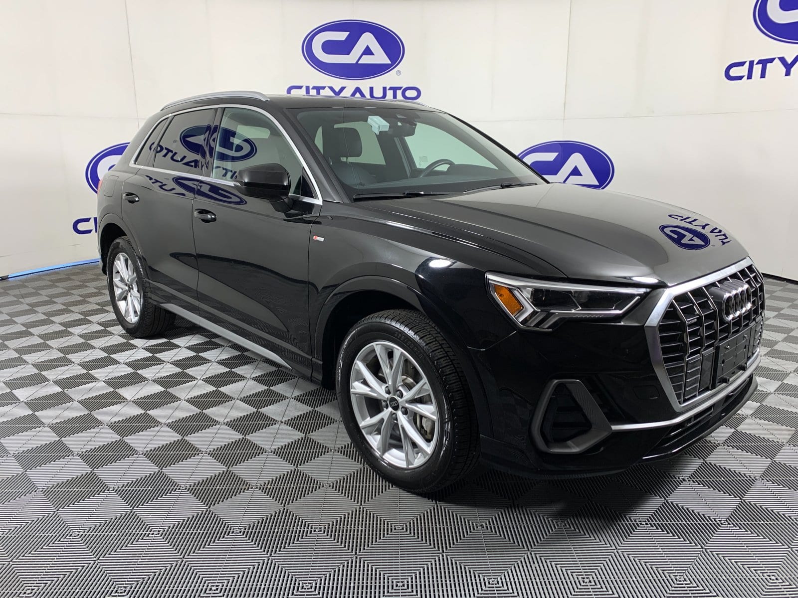 2025 Audi Q3 S line Premium