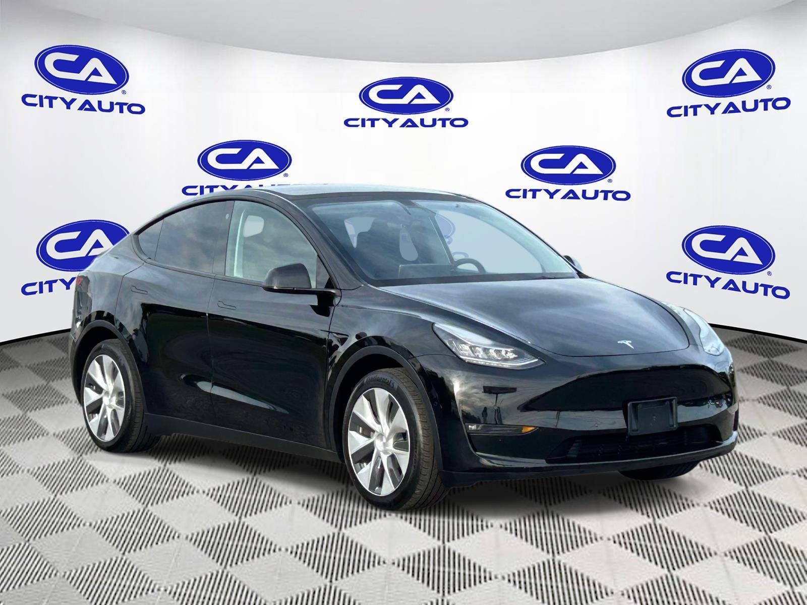 2022 Tesla Model Y Long Range photo 1