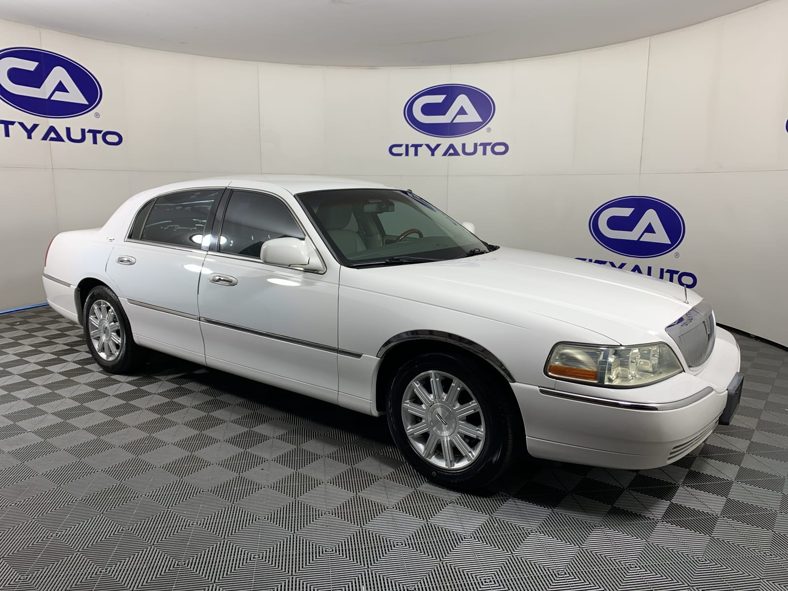 2011 Lincoln Town Car Signature Limited