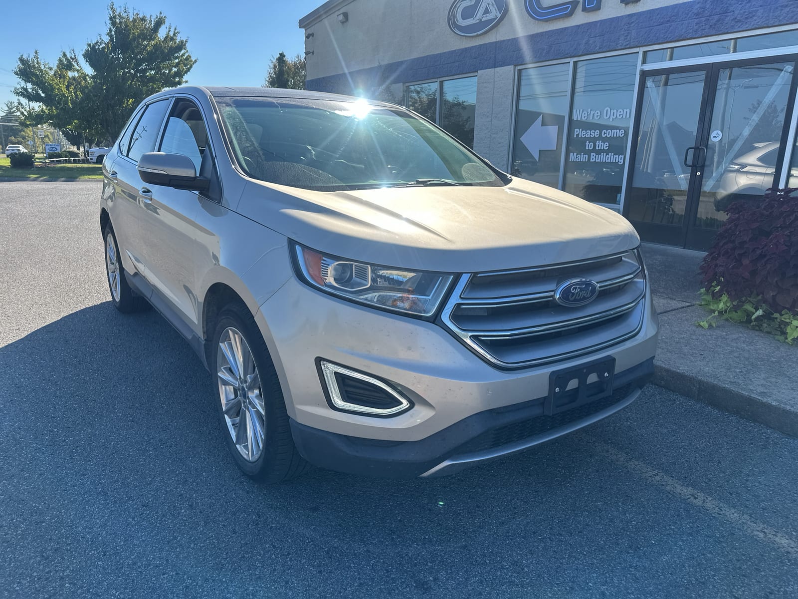 2017 Ford Edge Titanium photo 1