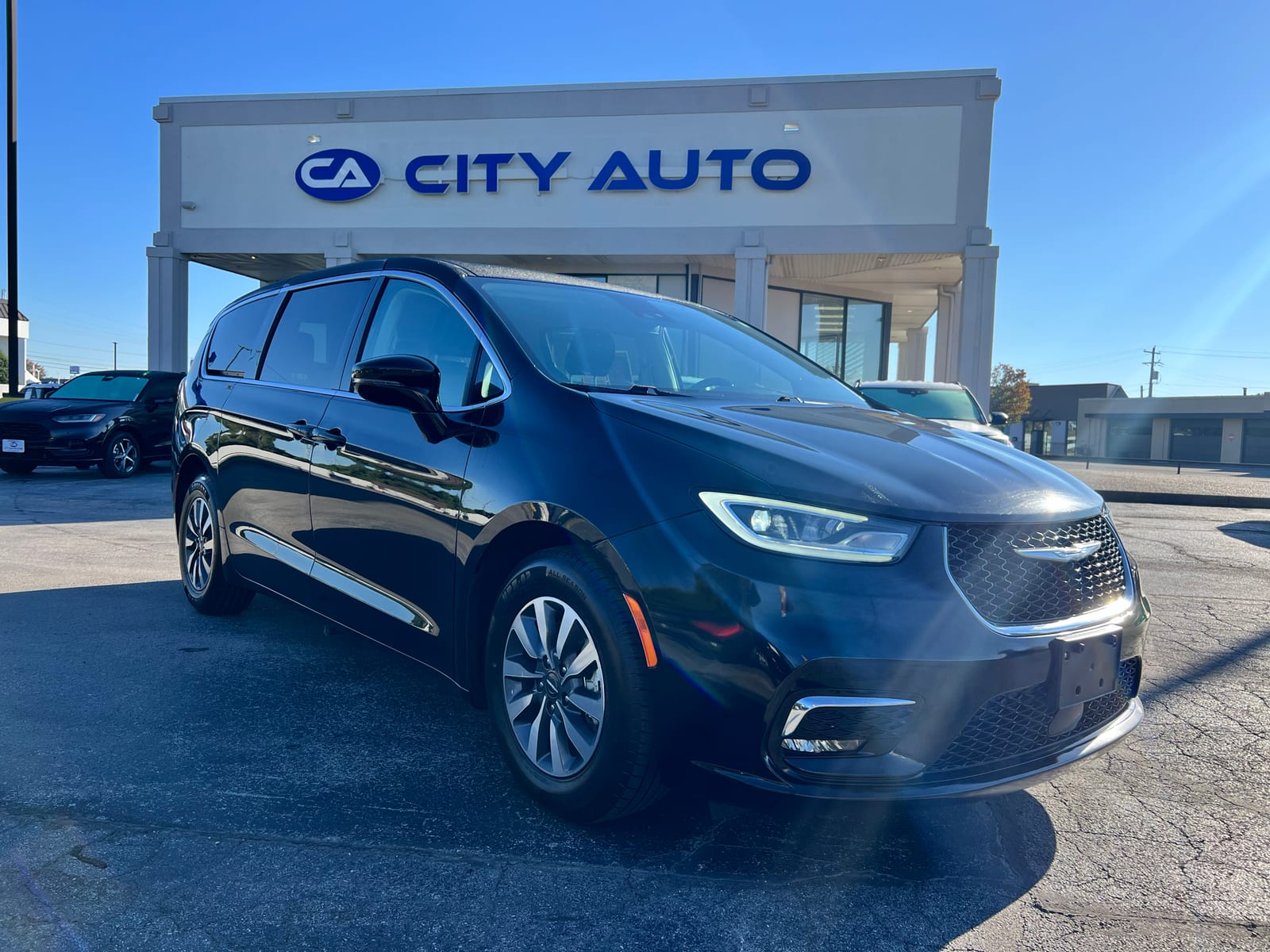 2024 Chrysler Pacifica Hybrid Select