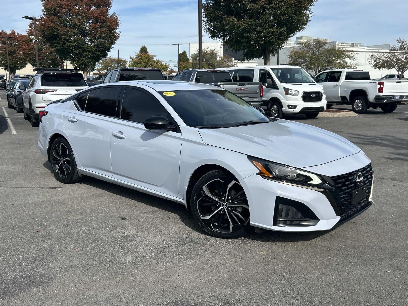 2023 Nissan Altima 2.5 SR photo 1