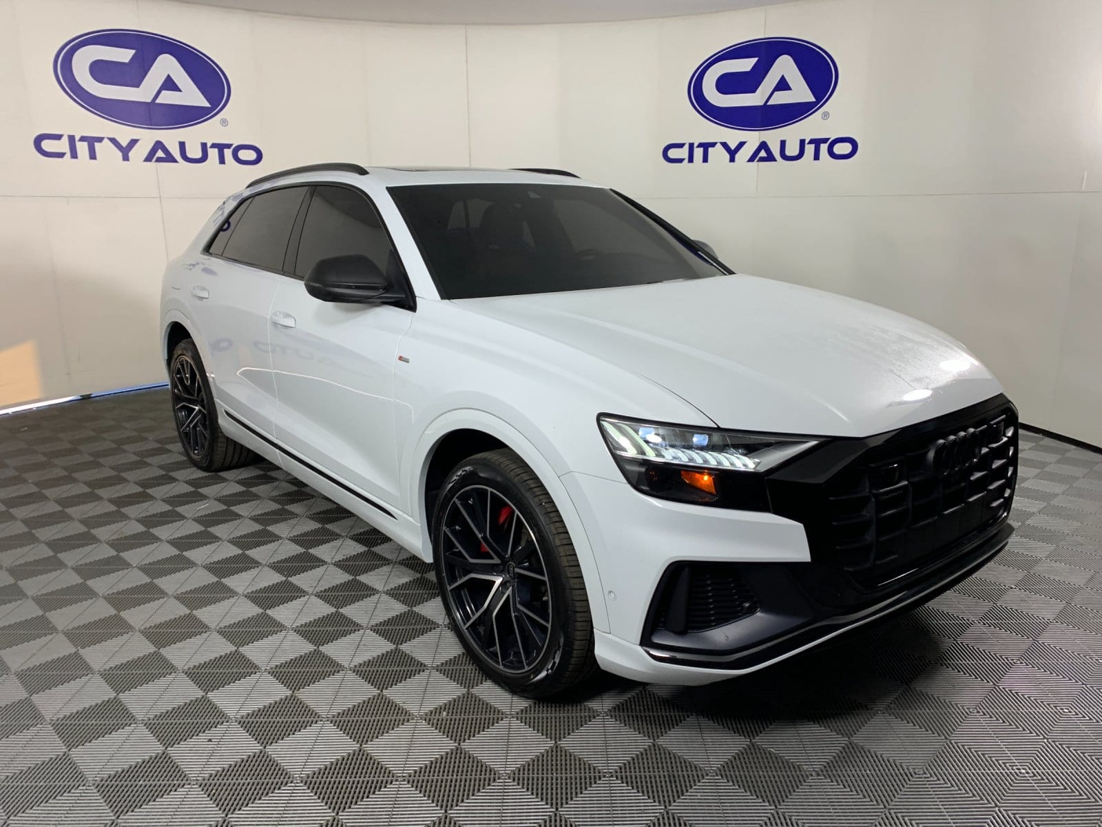2023 Audi Q8 Premium Plus