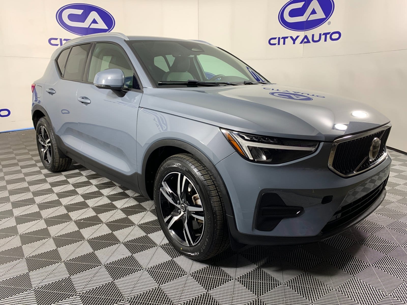 2023 Volvo XC40 B5 Core