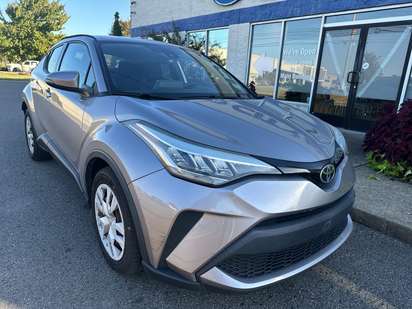 2020 Toyota C-HR LE, foto 1