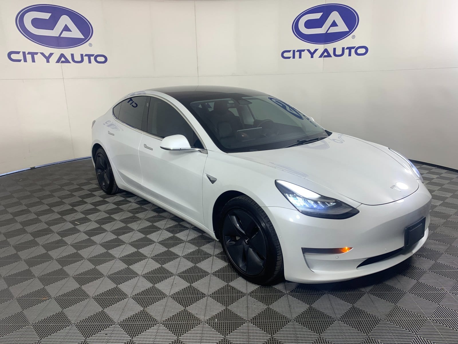 2020 Tesla Model 3 Standard Range