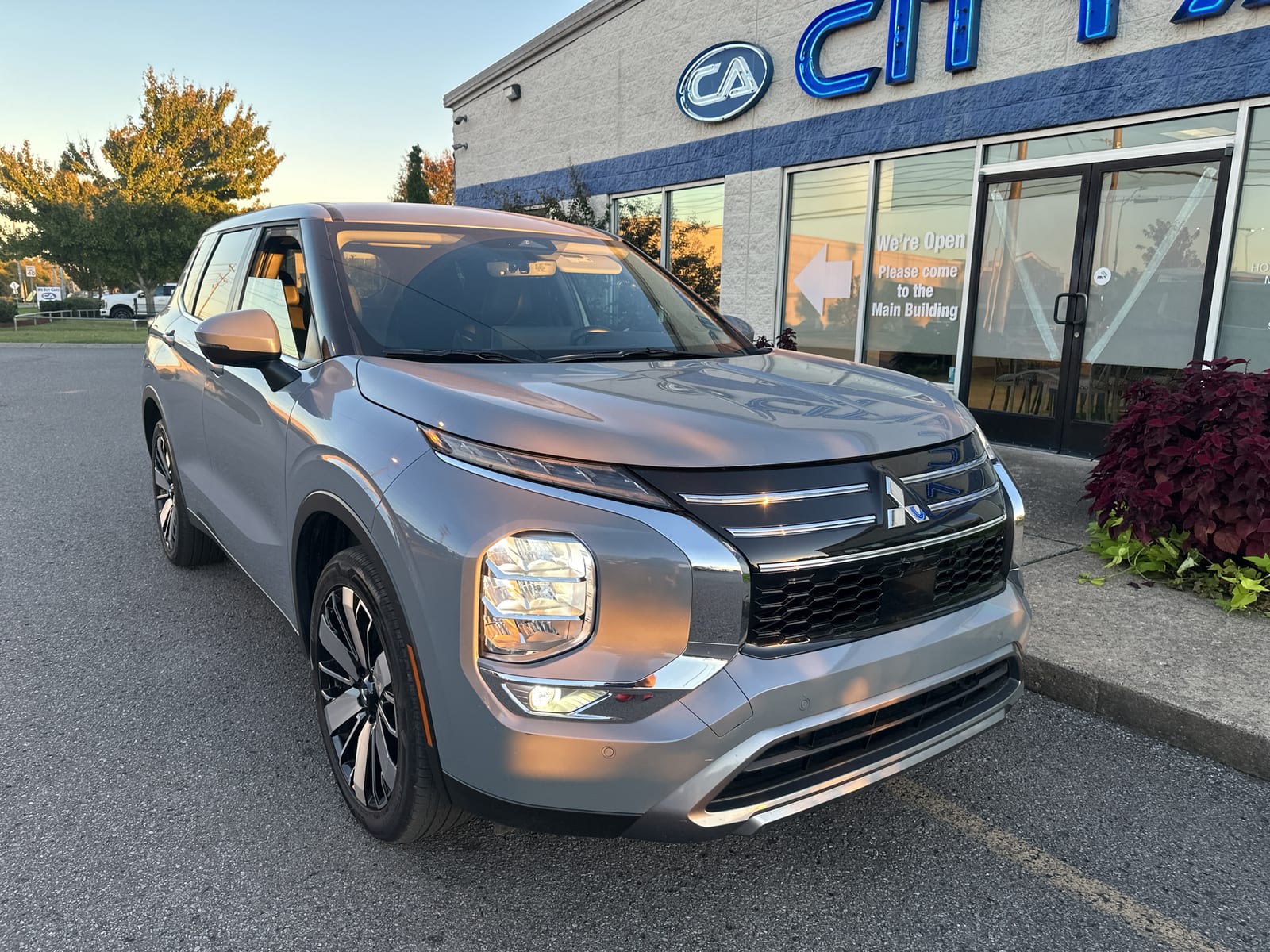 2025 Mitsubishi Outlander SE, foto 1