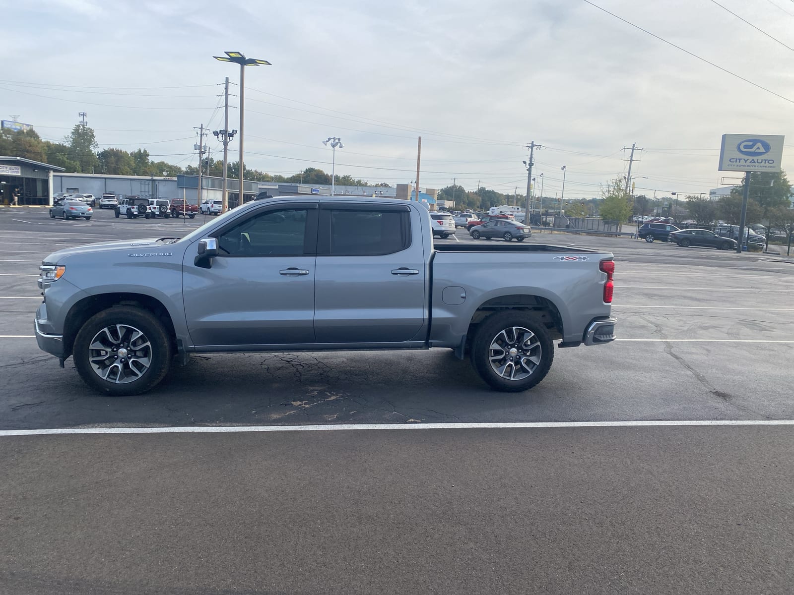 2025 Chevrolet Silverado 1500 LT