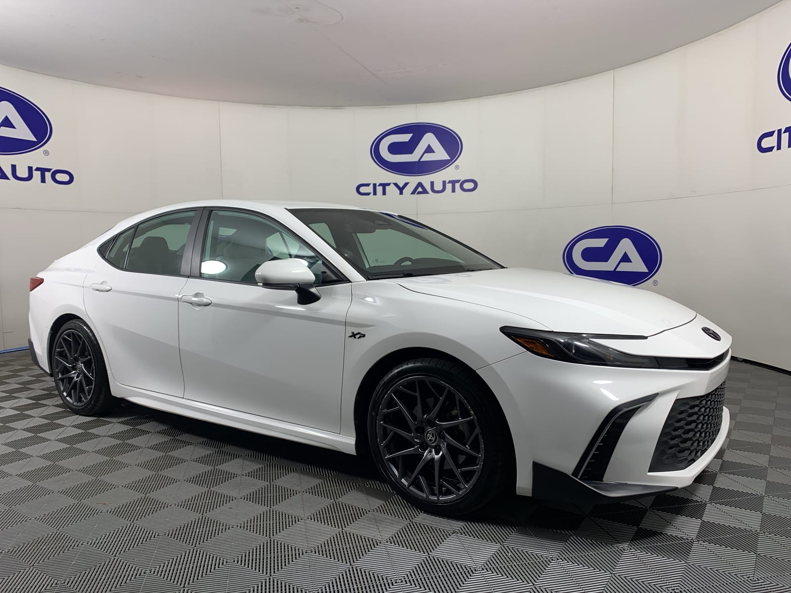 2025 Toyota Camry Hybrid SE