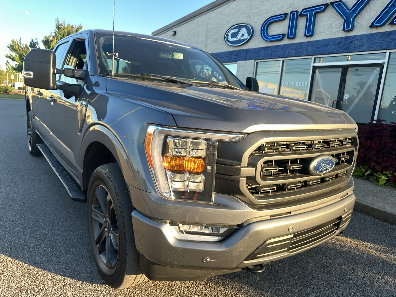2023 Ford F-150 XLT photo 1