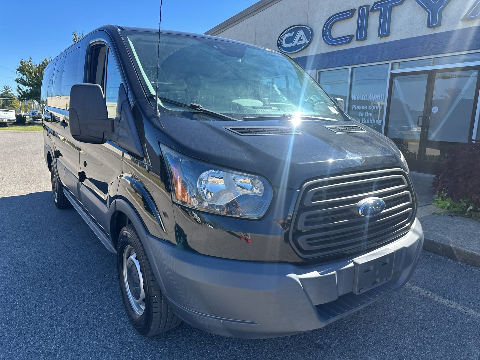 2018 Ford Transit Wagon T-150 Low Roof 60/40 XL