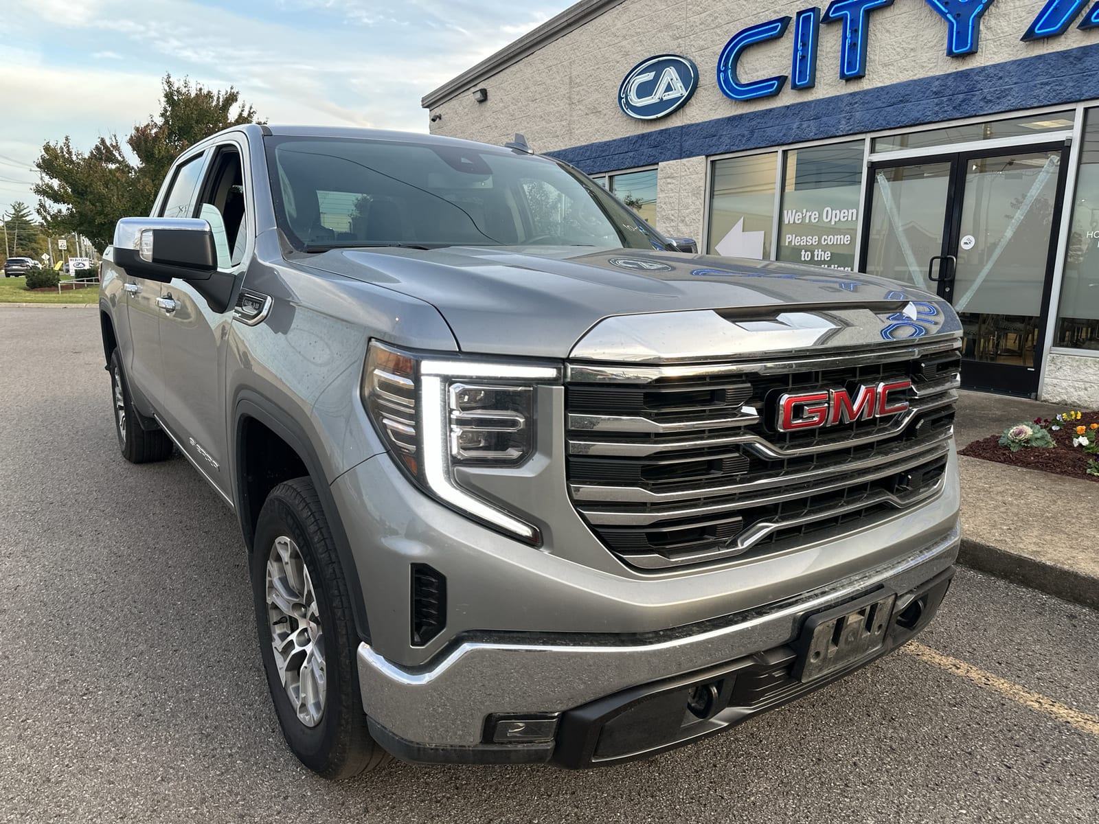 2025 GMC Sierra 1500 SLT